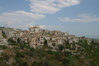 Tourettes-sur-Loup liegt auf einem Plateau